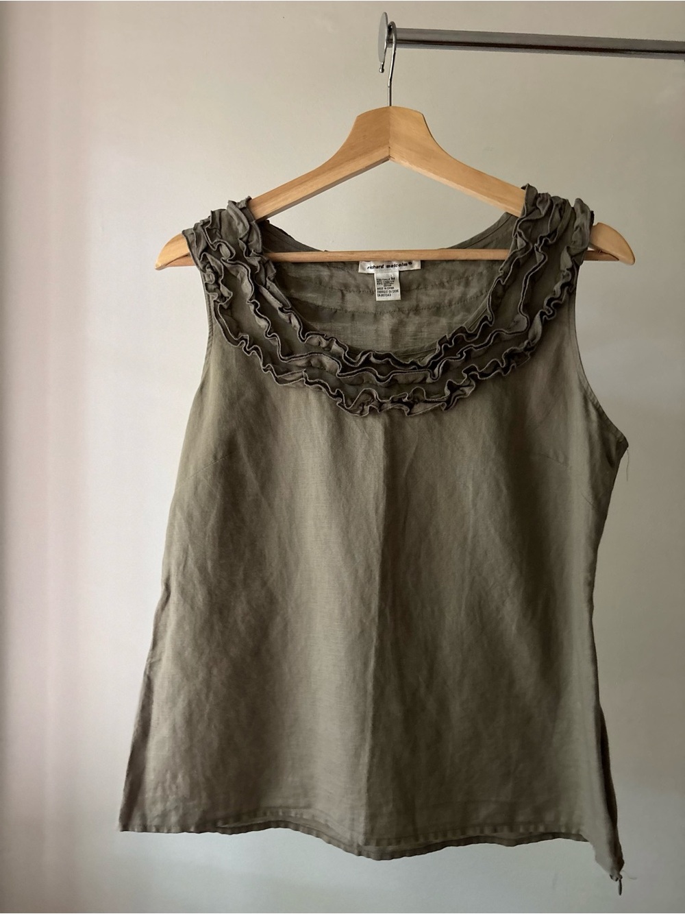 Y2K Linen Top with Ruffled Neckline